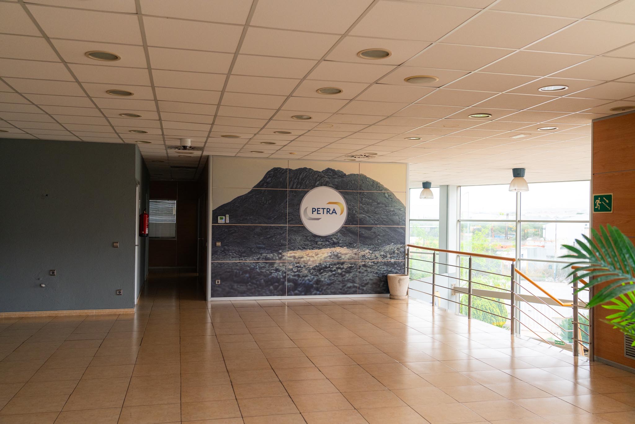 Interior de la sede de Petra